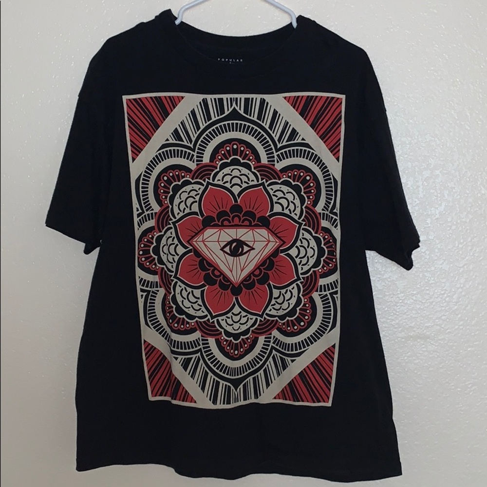 Awesome graphic tee in great condition!
